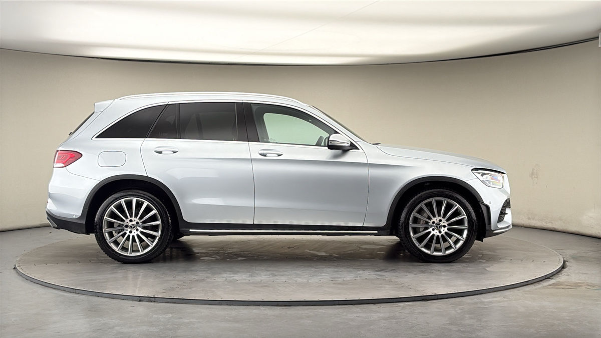 Mercedes-Benz GLC Image 16