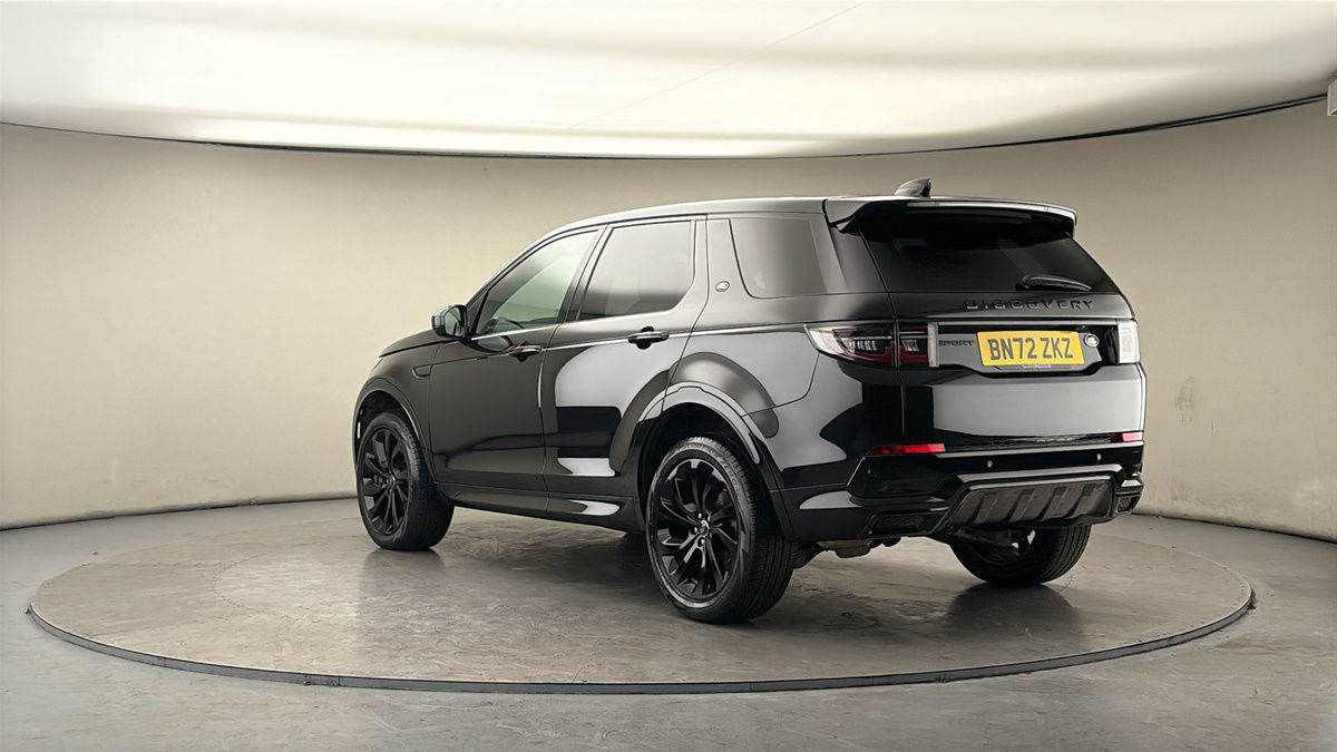 Land Rover Discovery Sport Image 2