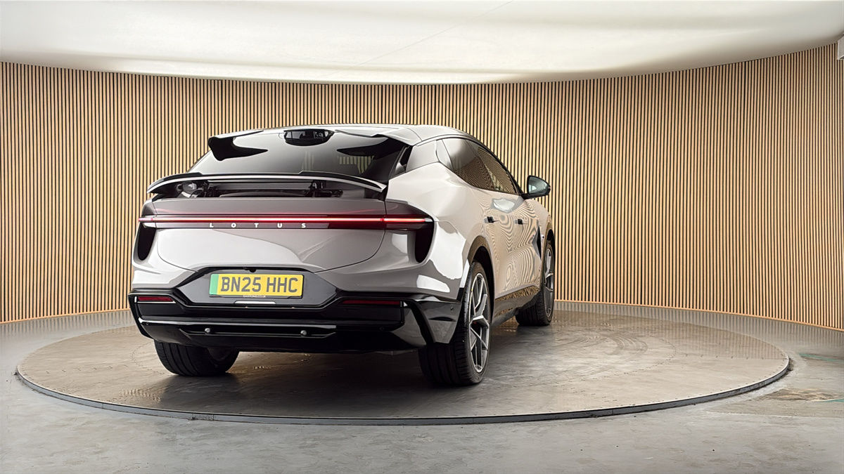 More views of Lotus Eletre