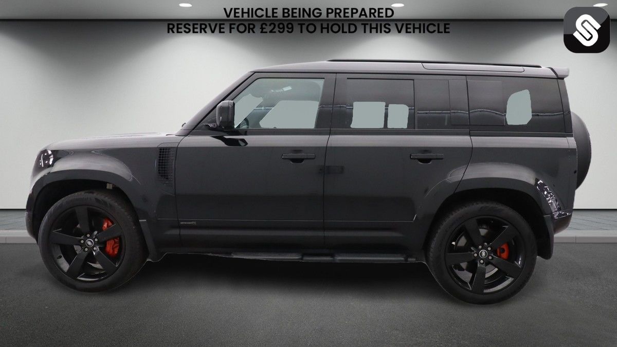 Land Rover Defender 110 Image 6