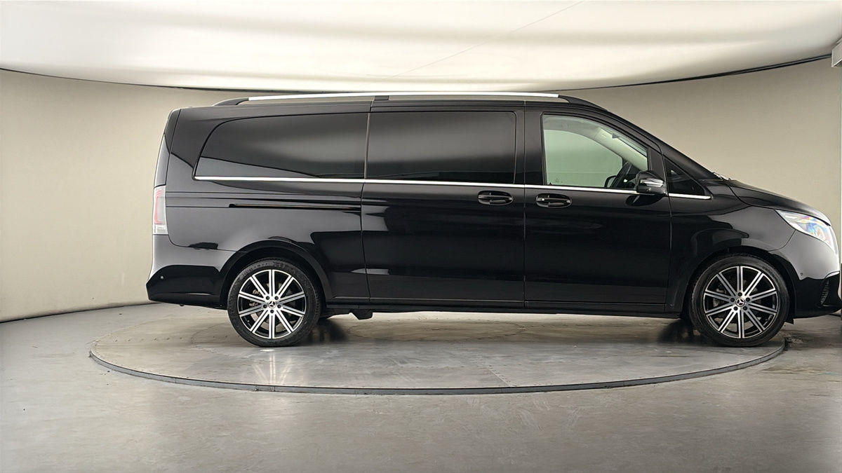 Mercedes-Benz V Class Image 16