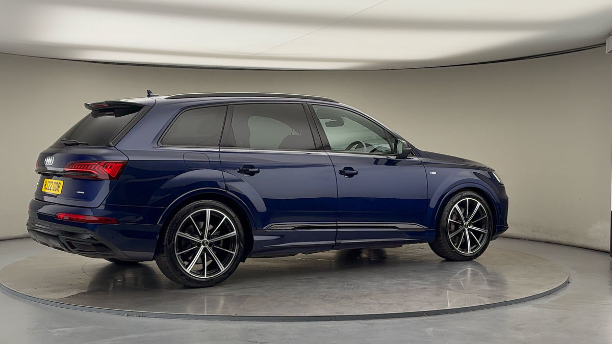 More views of Audi Q7