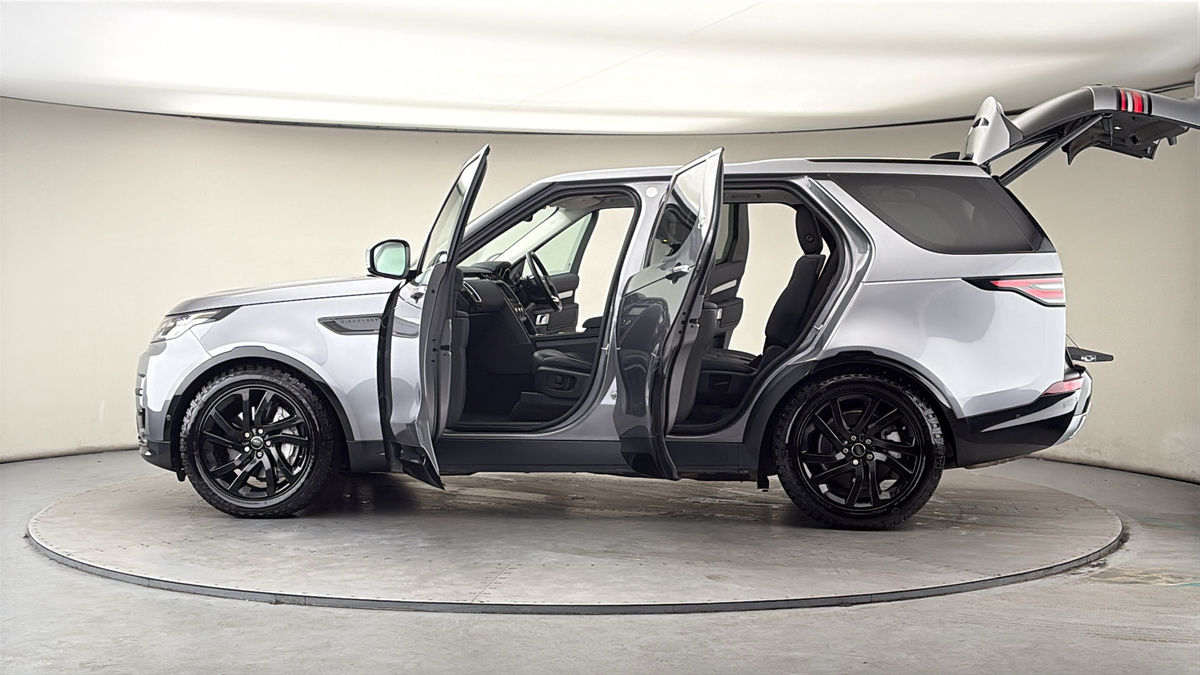 More views of Land Rover Discovery