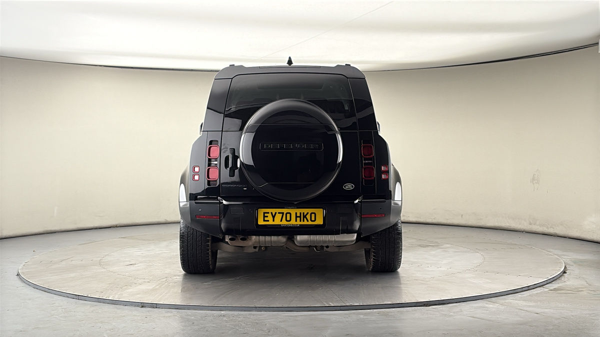 Land Rover Defender 110 Image 4