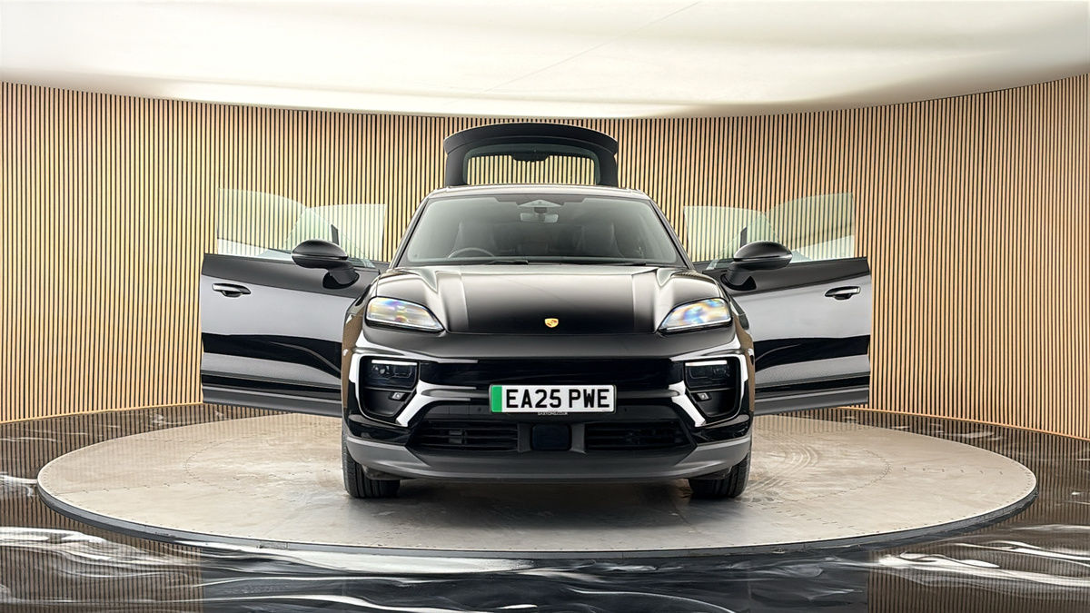 More views of Porsche Macan