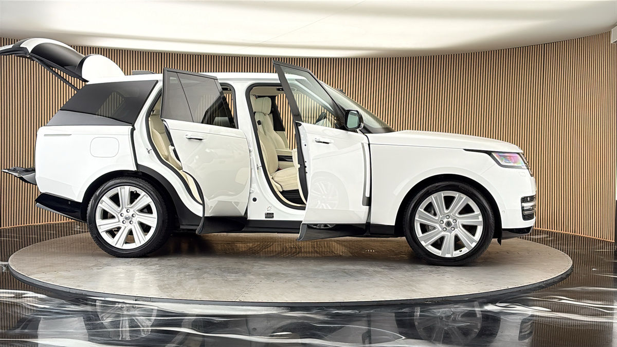 More views of Land Rover Range Rover