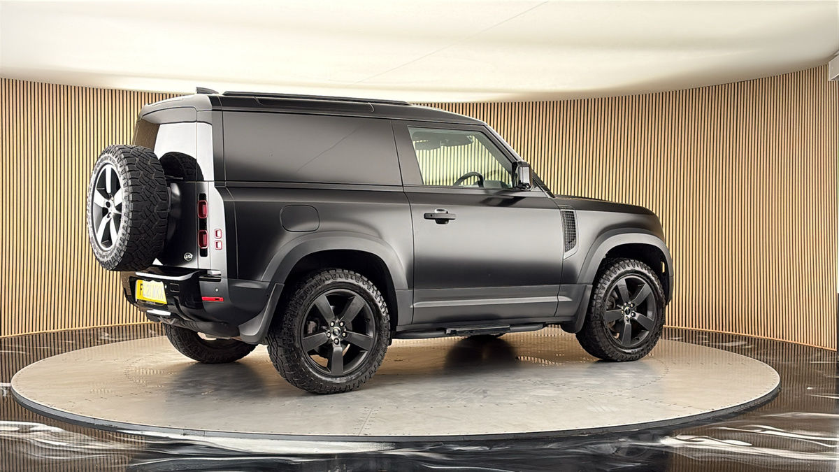 More views of Land Rover Defender 90