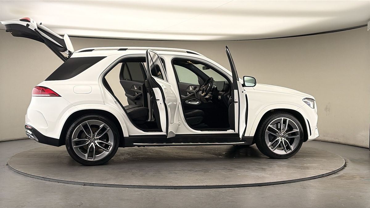 More views of Mercedes-Benz GLE