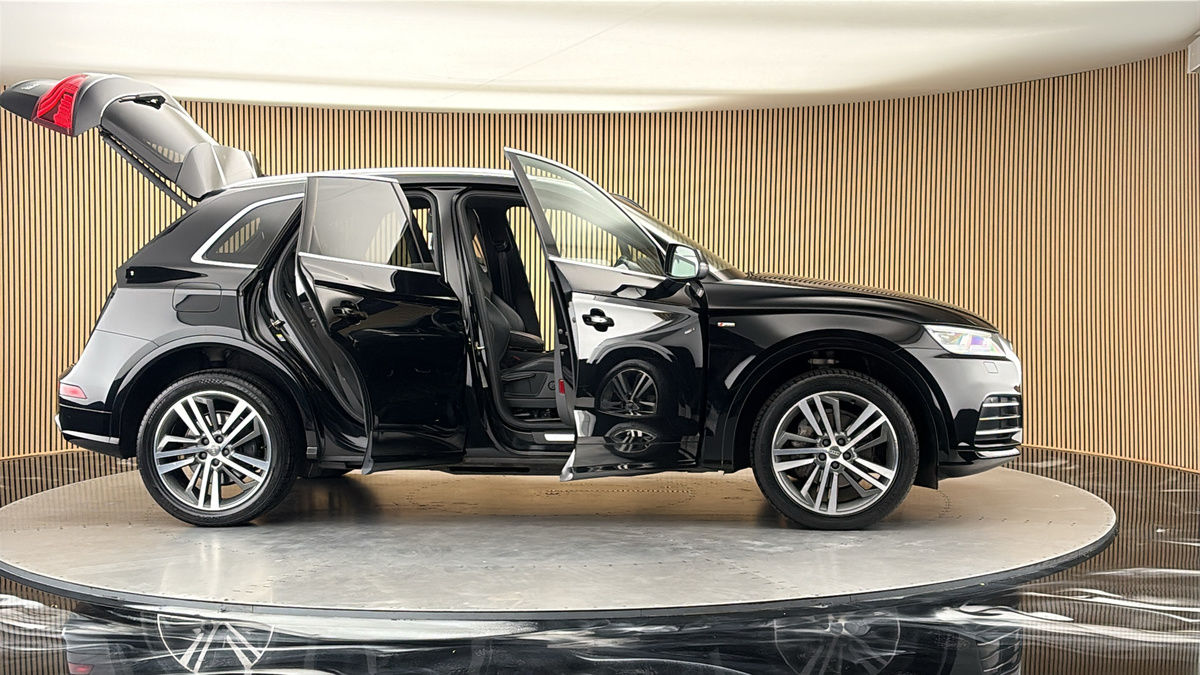 More views of Audi Q5