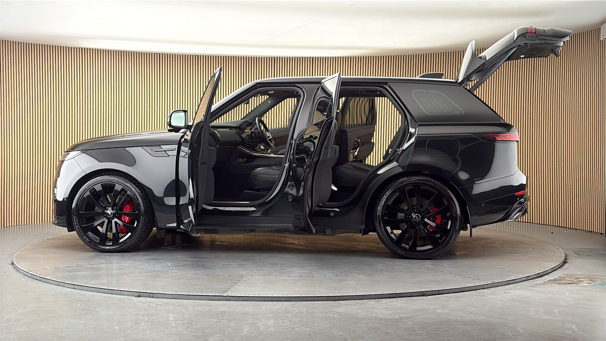 More views of Land Rover Range Rover Sport