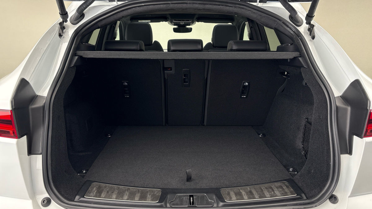 Jaguar E-PACE Image 11