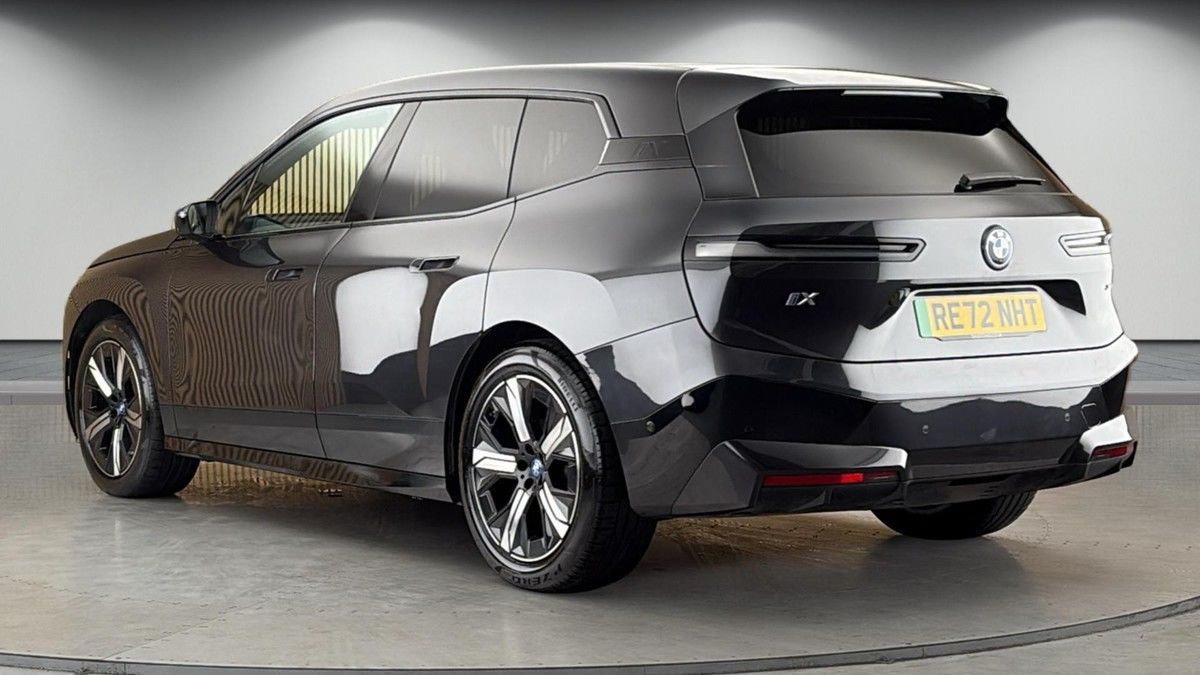 BMW iX Image 2