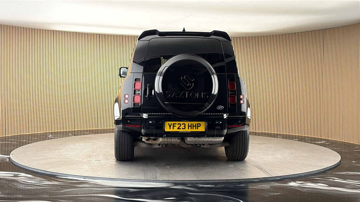 More views of Land Rover Defender 110