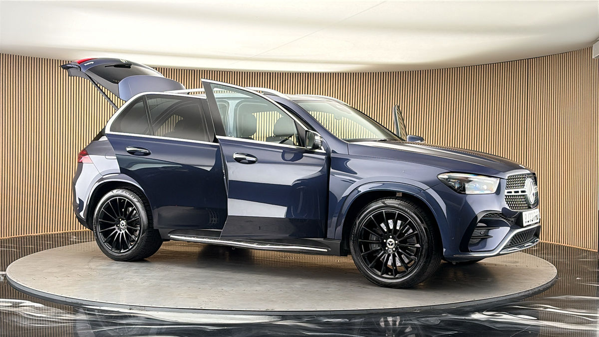 More views of Mercedes-Benz GLE