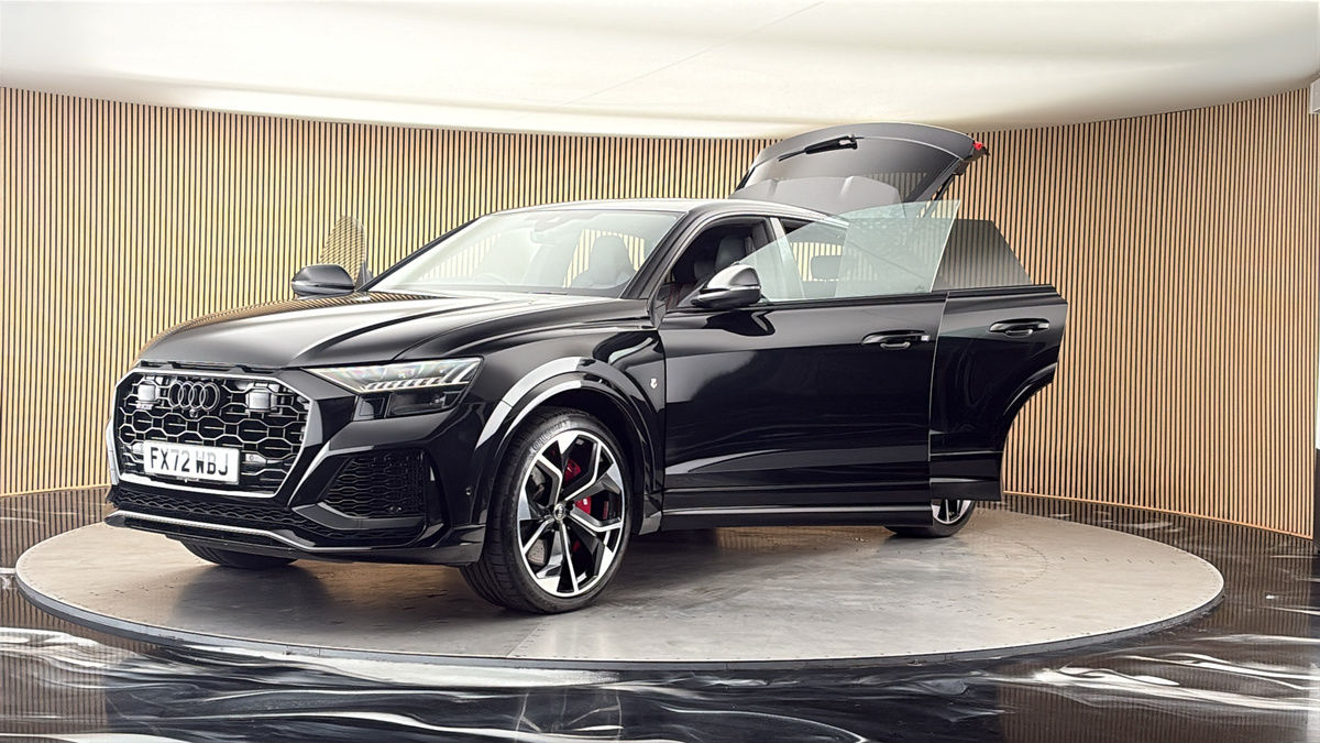 More views of Audi RSQ8