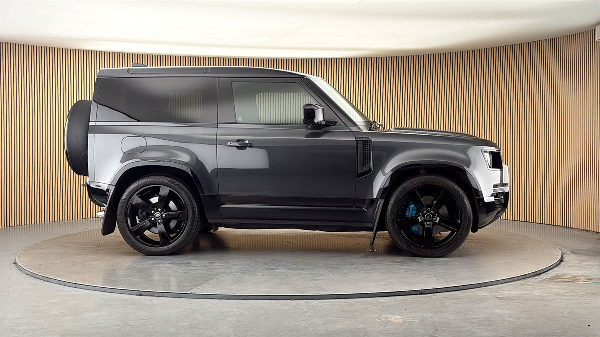 More views of Land Rover Defender 90