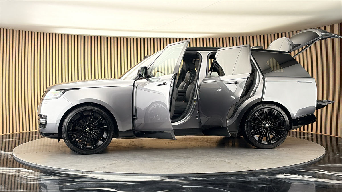 More views of Land Rover Range Rover