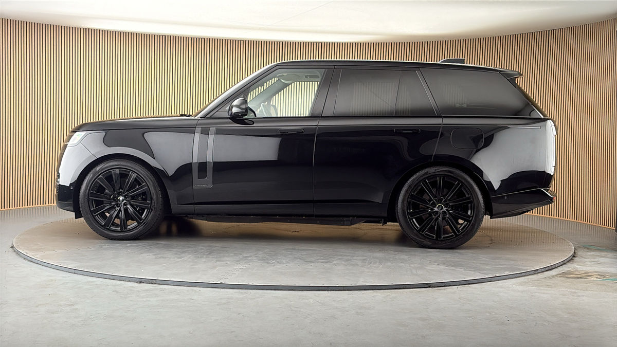More views of Land Rover Range Rover