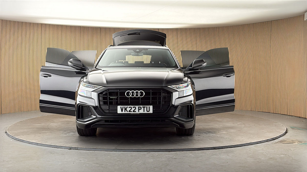 More views of Audi Q8