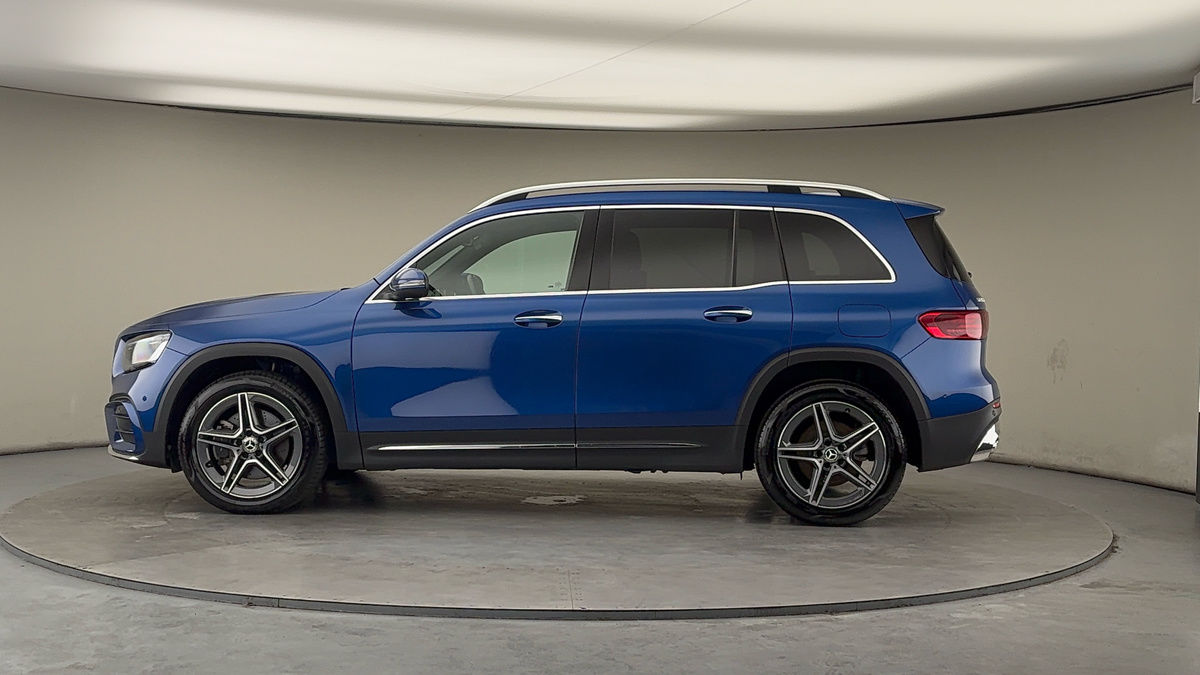 Mercedes-Benz GLB Image 15