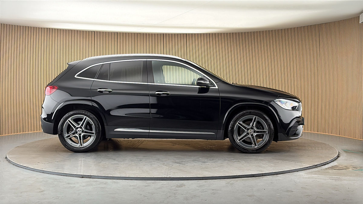 More views of Mercedes-Benz GLA
