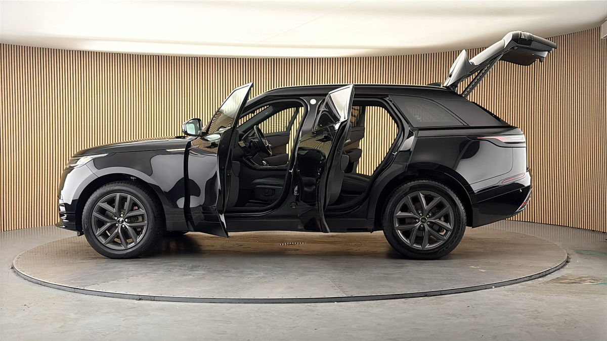 More views of Land Rover Range Rover Velar