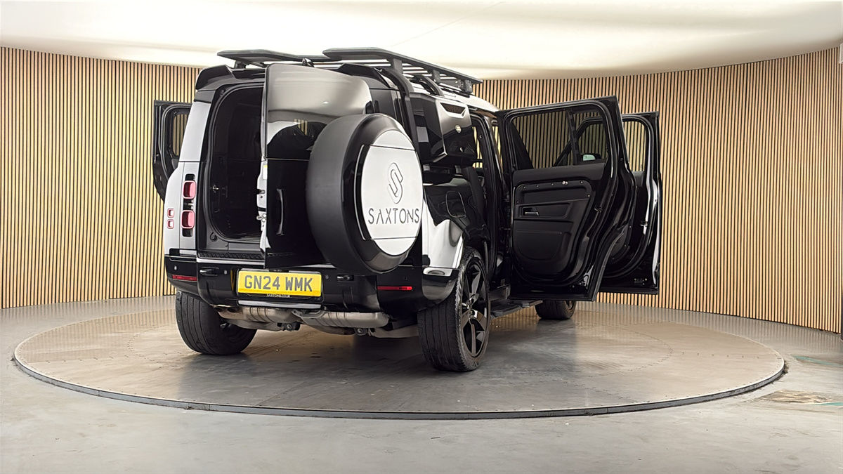 More views of Land Rover Defender 110