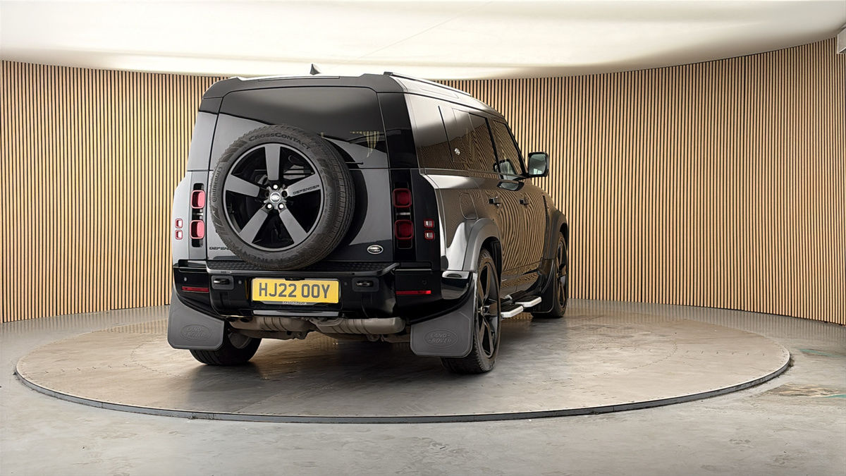 More views of Land Rover Defender 110