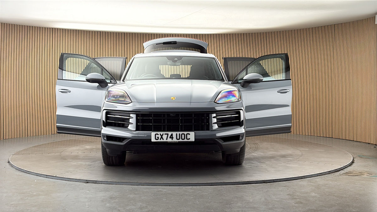 More views of Porsche Cayenne