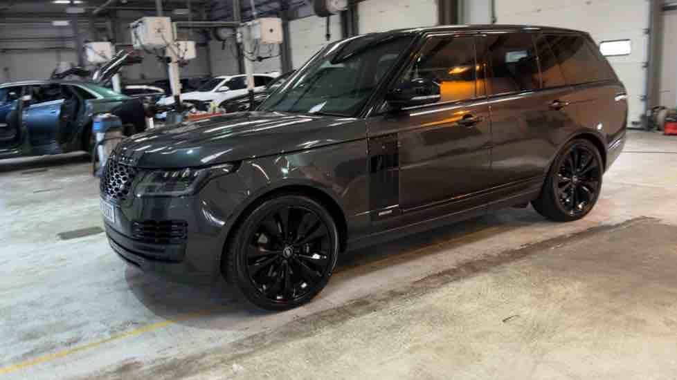 More views of Land Rover Range Rover