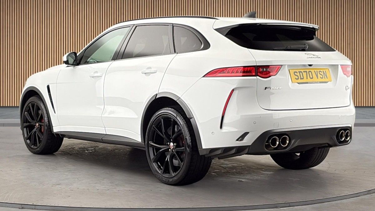 Jaguar F-PACE Image 2