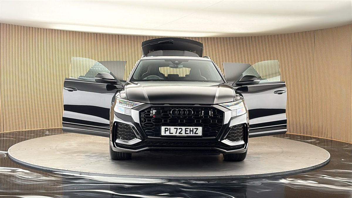 More views of Audi RSQ8