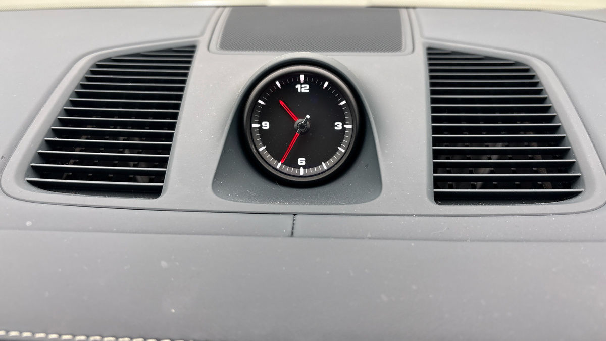 Porsche Cayenne Image 25