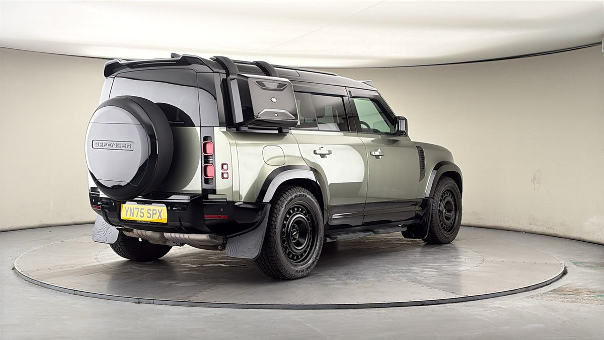 More views of Land Rover Defender 110
