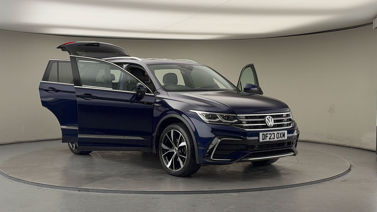 More views of Volkswagen Tiguan Allspace