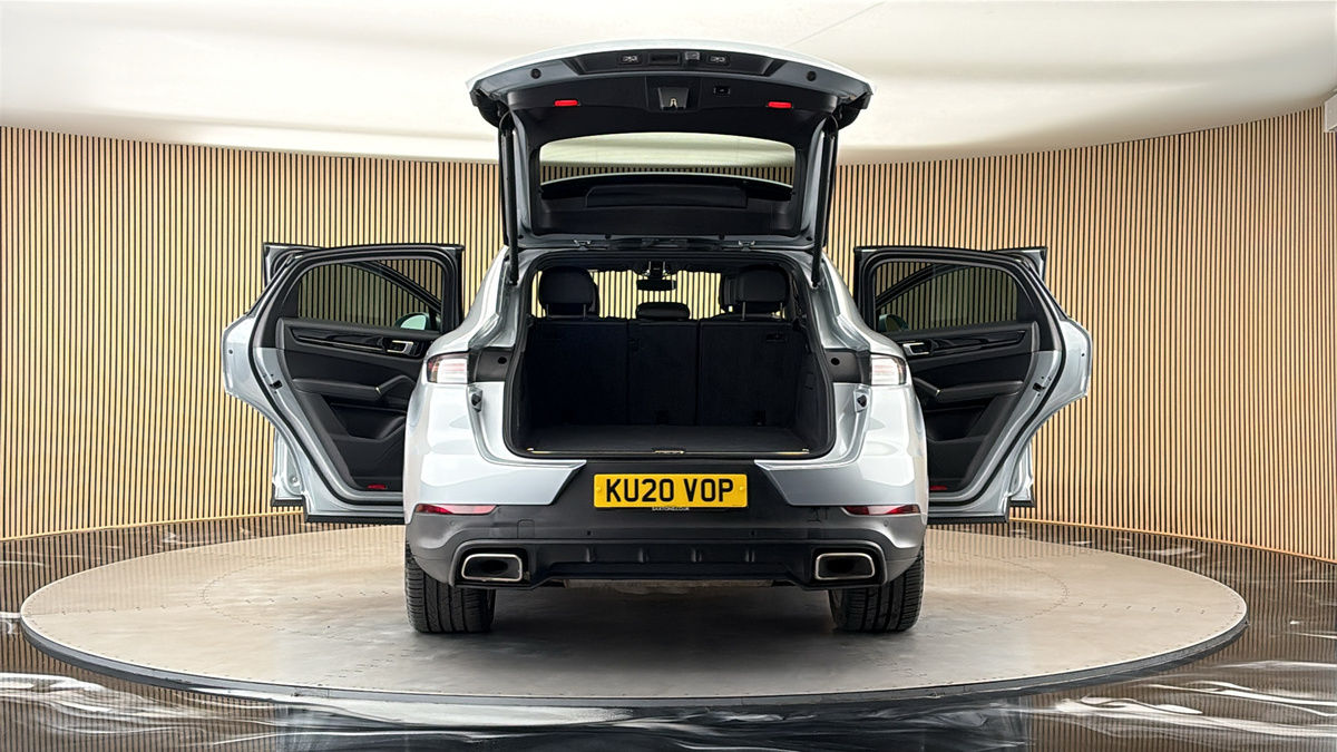 More views of Porsche Cayenne