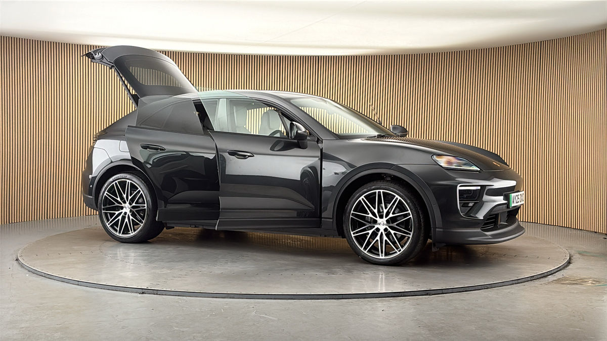 More views of Porsche Macan