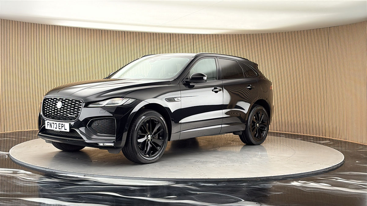 Jaguar F-PACE Image 20