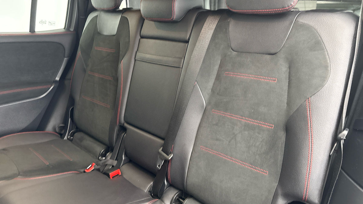 Mercedes-Benz GLB Image 8