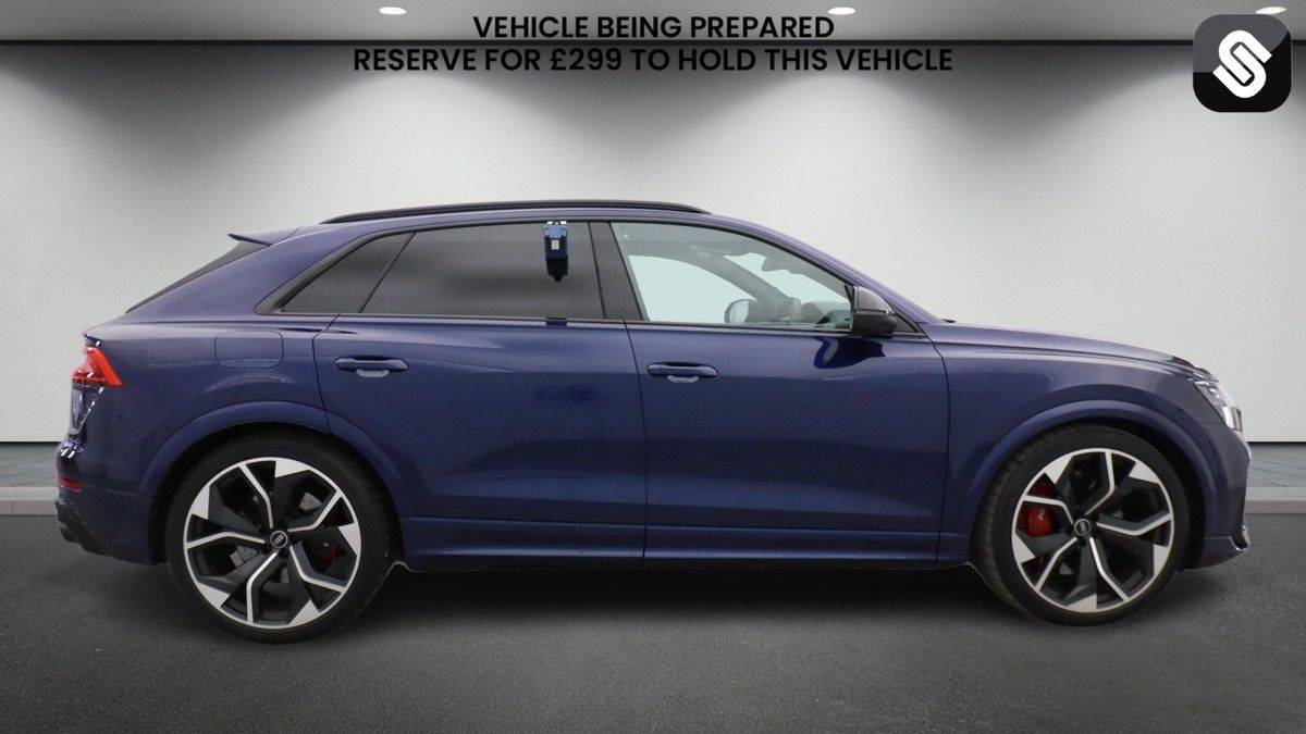 Audi RSQ8 Image 14