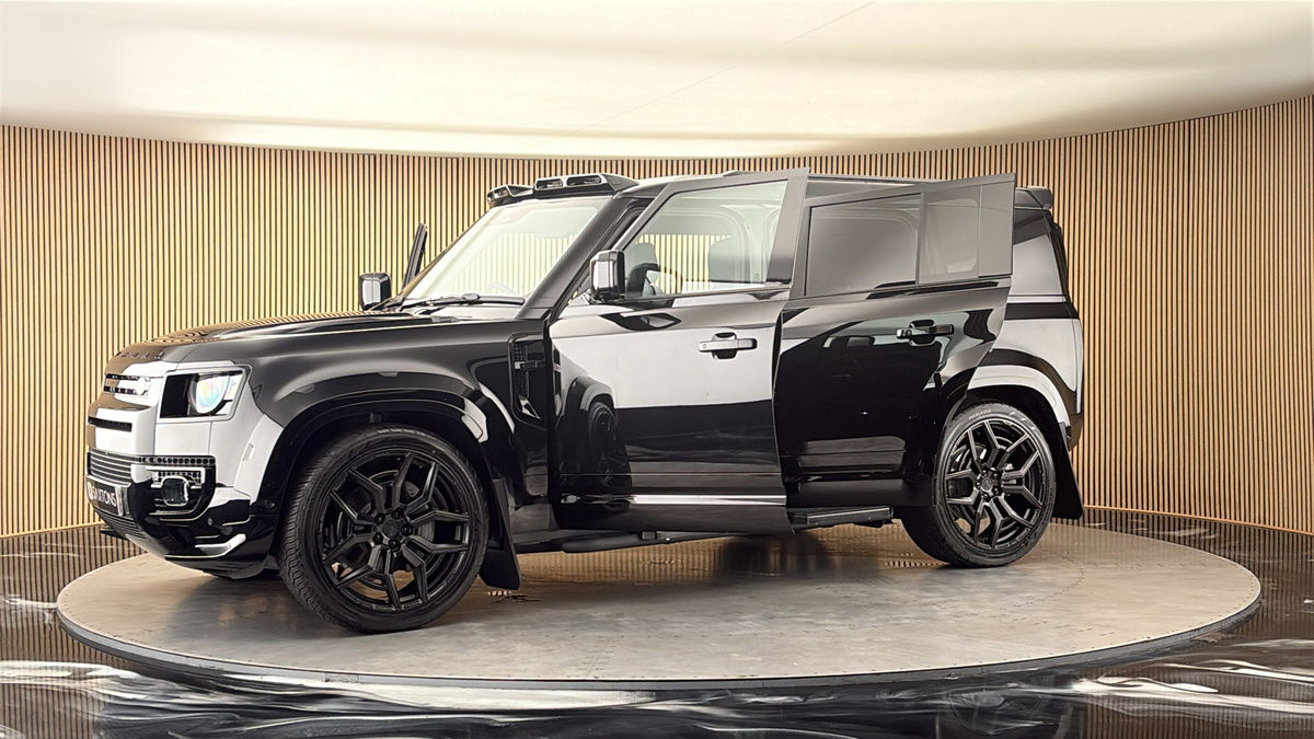 More views of Land Rover Defender 110