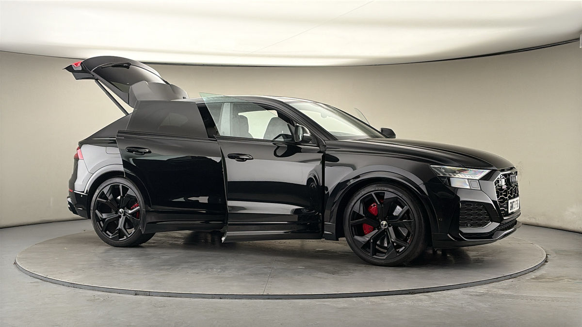 More views of Audi RSQ8