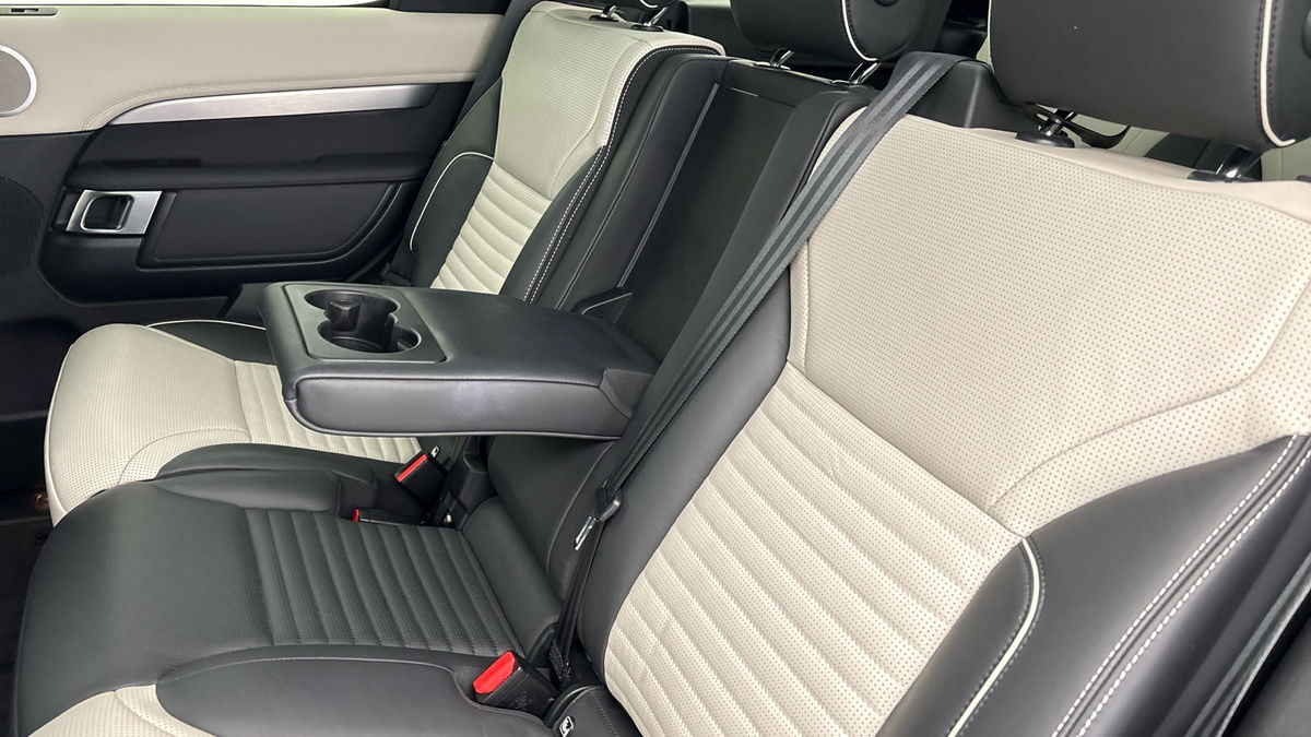 Land Rover Discovery Image 9