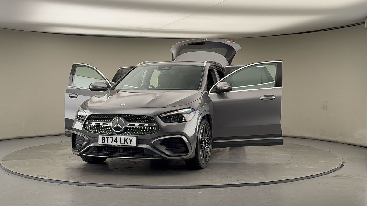 More views of Mercedes-Benz GLA