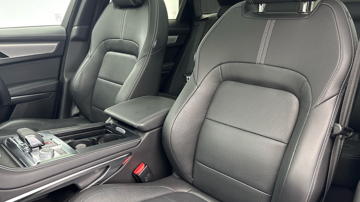 Jaguar F-PACE Image 7