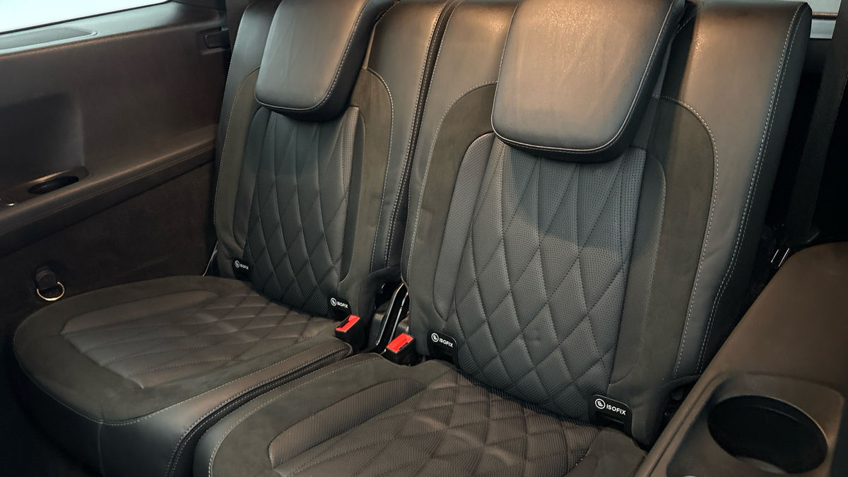 Mercedes-Benz GLS Image 39