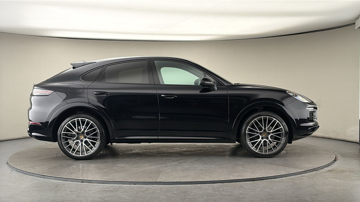 Porsche Cayenne Image 16