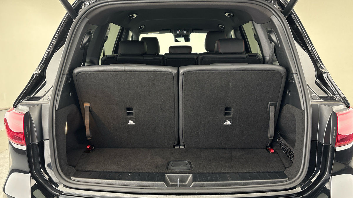 Mercedes-Benz GLB Image 11