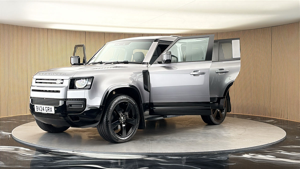 More views of Land Rover Defender 110