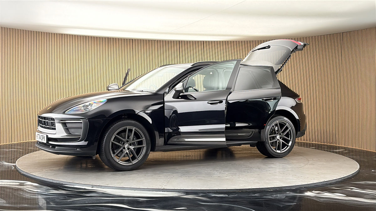 More views of Porsche Macan